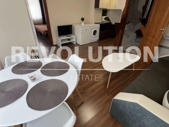 Дава се под наем Двустаен апартамент в Варна, Център - 57 кв.м за 1000 € - Снимка #1