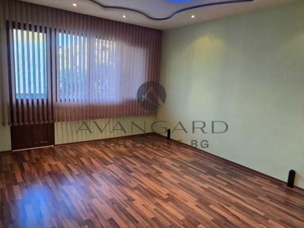 Двустаен апартамент в Пловдив, Изгрев - 75 кв.м за 1048 €/кв.м - Снимка #1