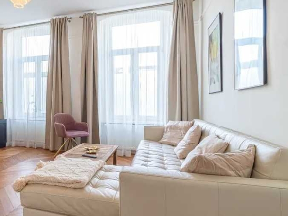 Дава се под наем Двустаен апартамент в Пловдив, Тракия - 59 кв.м за 255 € - Снимка #1