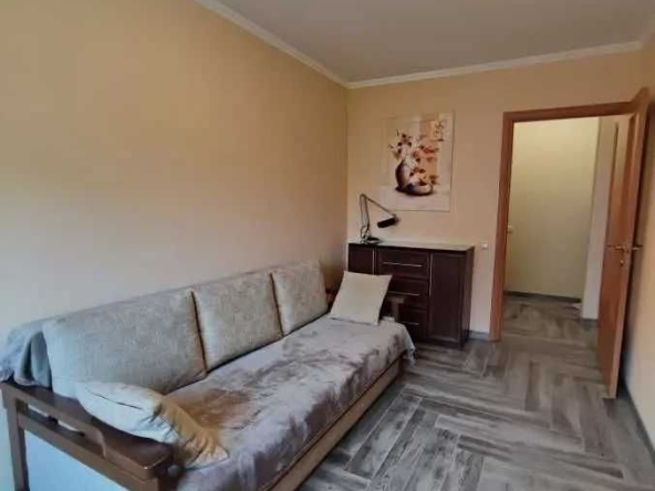 Дава се под наем Двустаен апартамент в София, Център - 63 кв.м за 408 € - Снимка #1