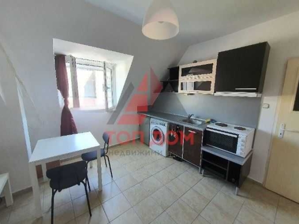 Дава се под наем Едностаен апартамент в Варна, Червен площад - 30 кв.м за 229.5 € - Снимка #1