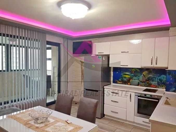 Дава се под наем Тристаен апартамент в Варна, Лятно кино Тракия - 70 кв.м за 511 € - Снимка #1