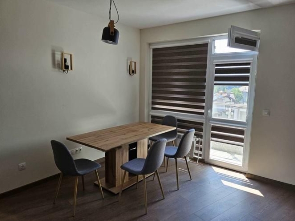 Дава се под наем Тристаен апартамент в София, Люлин 8 - 100 кв.м за 700 € - Снимка #1