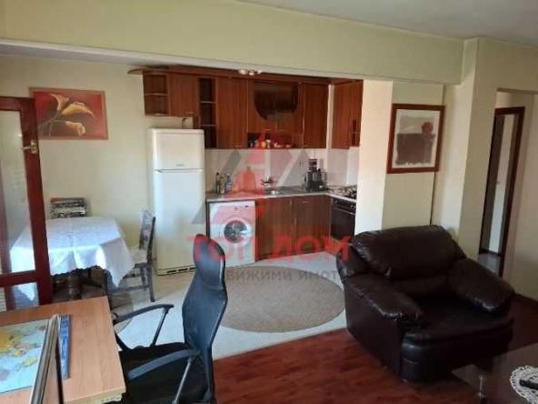 Дава се под наем Тристаен апартамент в Варна, Лятно кино Тракия - 89 кв.м за 600 € - Снимка #1