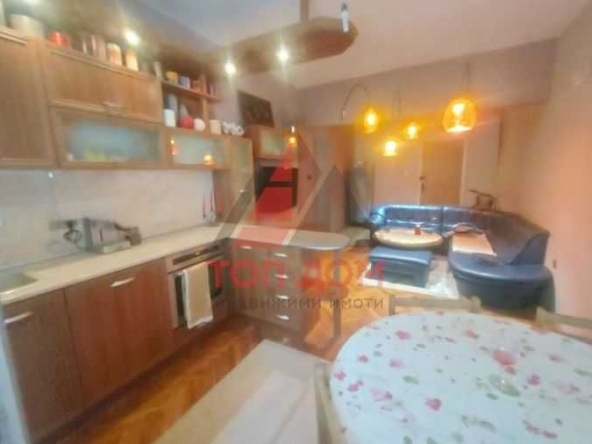 Дава се под наем Тристаен апартамент в Варна, Колхозен пазар - 87 кв.м за 510 € - Снимка #1