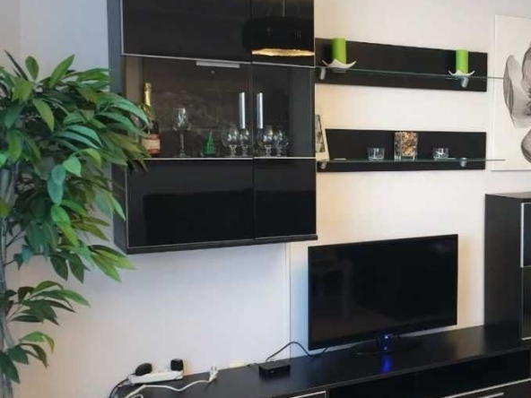 Дава се под наем Едностаен апартамент в Пловдив, Южен - 40 кв.м за 168.3 € - Снимка #1