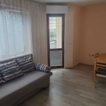 Дава се под наем Двустаен апартамент в Варна, Цветен квартал - 65 кв.м за 408 € - Снимка #1