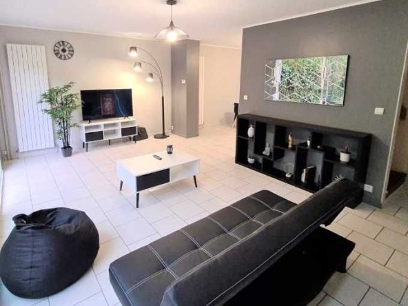 Дава се под наем Двустаен апартамент в Пловдив, Мараша - 65 кв.м за 346.8 € - Снимка #1