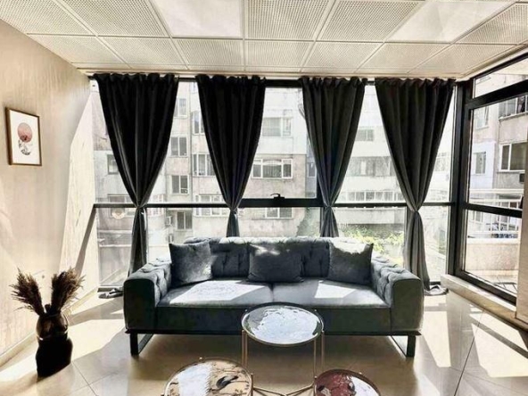 Дава се под наем Тристаен апартамент в Варна, Лятно кино Тракия - 75 кв.м за 650 € - Снимка #1