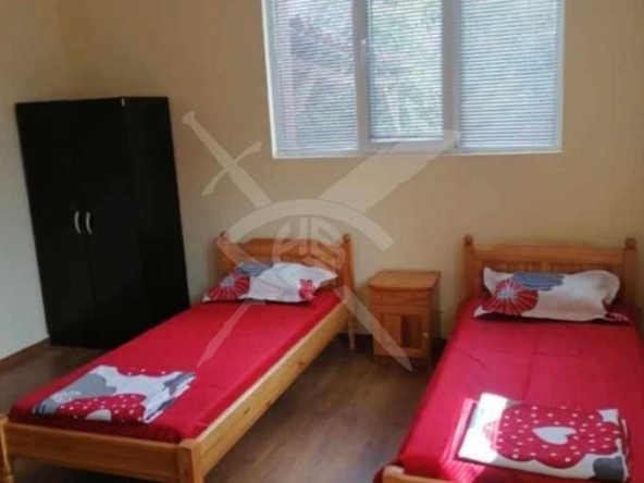 Етаж от къща в Бургас, Ветрен - 252 кв.м за 993 €/кв.м - Снимка #1