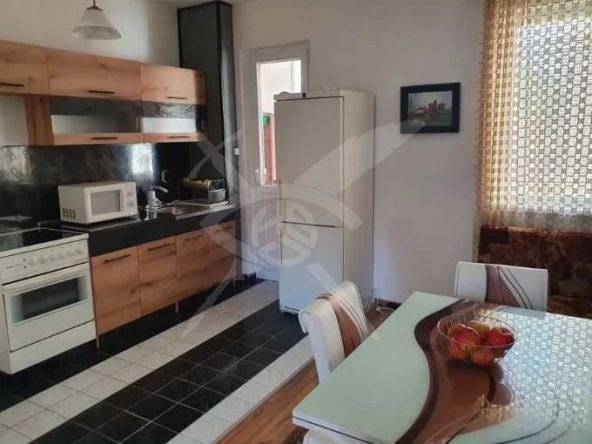 Дава се под наем Тристаен апартамент в Пловдив, Южен - 92 кв.м за 458.49 € - Снимка #1