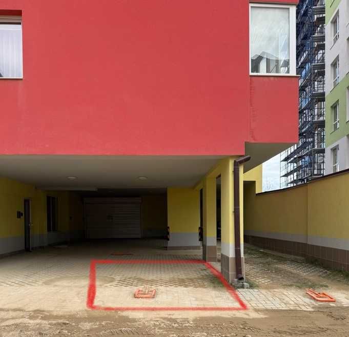 Дава се под наем Гараж / Паркомясто в Варна, Терапевтична болница - 15 кв.м за 54.57 € - Снимка #1