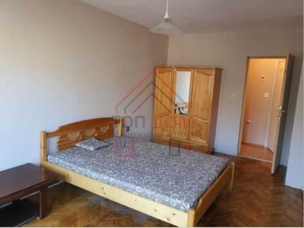 Тристаен апартамент в Варна, Цветен квартал - 80 кв.м за 2100 €/кв.м - Снимка #1