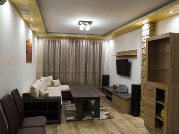 Дава се под наем Двустаен апартамент в Пловдив, Тракия - 72 кв.м за 400 € - Снимка #1