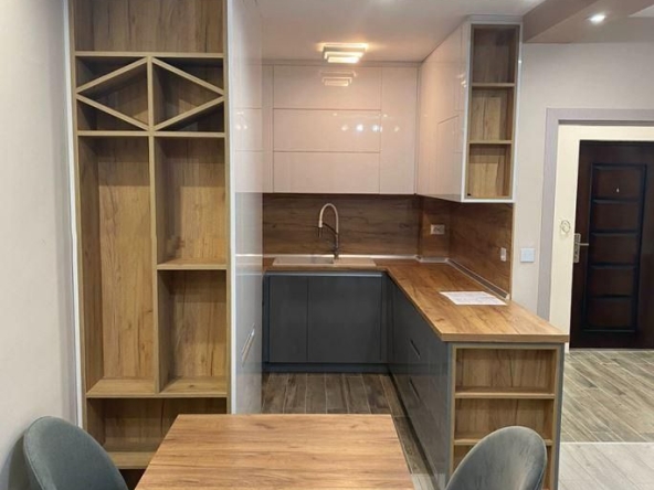 Дава се под наем Двустаен апартамент в Варна, Бриз - 65 кв.м за 550 € - Снимка #1