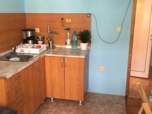 Дава се под наем Двустаен апартамент в Бургас, Възраждане - 50 кв.м за 150 € - Снимка #1