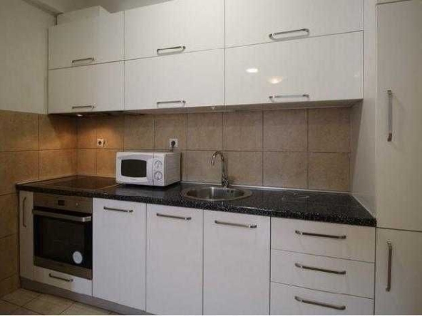 Дава се под наем Двустаен апартамент в Бургас, Славейков - 53 кв.м за 209.1 € - Снимка #1