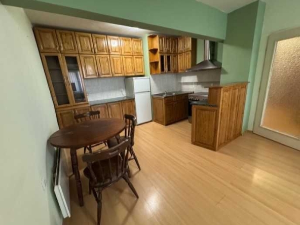 Дава се под наем Тристаен апартамент в София, Център - 76 кв.м за 500 € - Снимка #1