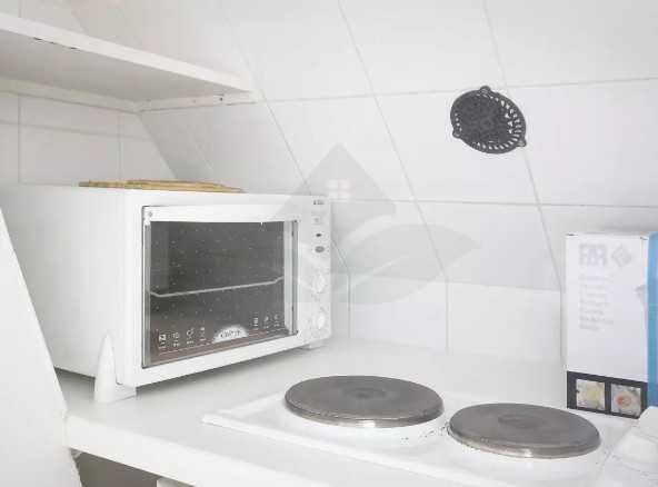 Дава се под наем Тристаен апартамент в Пловдив, Изгрев - 90 кв.м за 378.93 € - Снимка #1