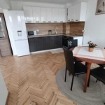 Дава се под наем Тристаен апартамент в София, Изток - 82 кв.м за 818 € - Снимка #1