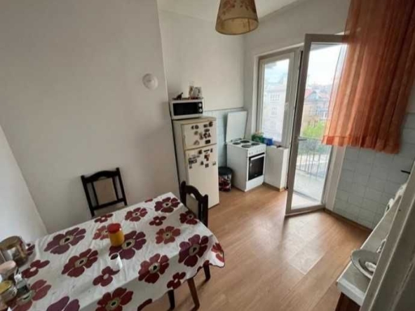 Дава се под наем Тристаен апартамент в София, Център - 108 кв.м за 665 € - Снимка #1