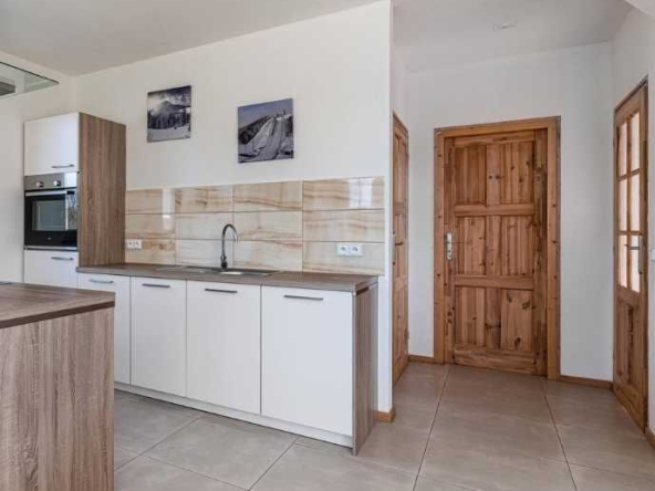 Дава се под наем Тристаен апартамент в Пловдив, Мараша - 79 кв.м за 285 € - Снимка #1