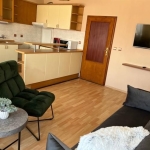 Дава се под наем Тристаен апартамент в София, Център - 89 кв.м за 950 € - Снимка #1