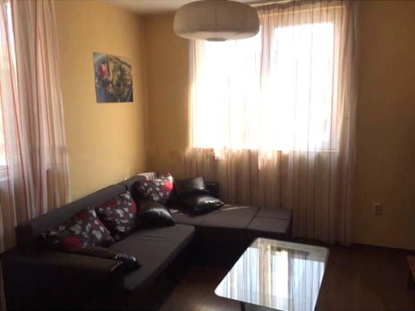 Дава се под наем Тристаен апартамент в София, Младост 2 - 70 кв.м за 797.64 € - Снимка #1