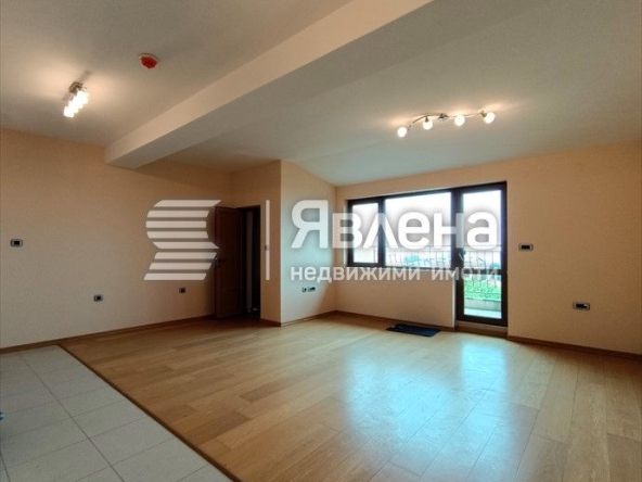 Тристаен апартамент в Варна, Галата - 153 кв.м за 1360 €/кв.м - Снимка #1