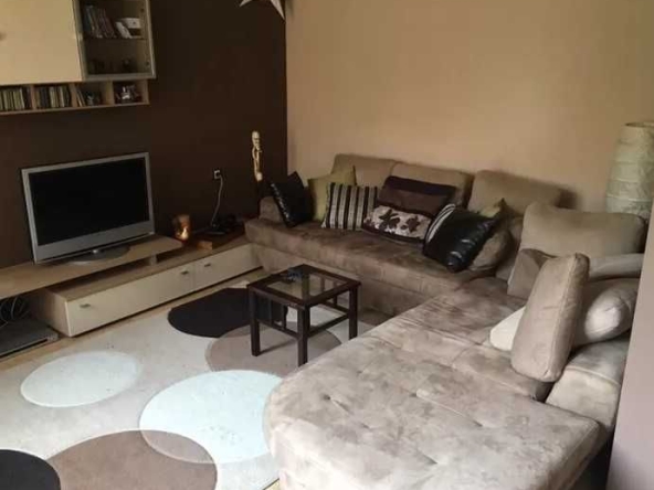 Дава се под наем Тристаен апартамент в Пловдив, Западен - 88 кв.м за 372.3 € - Снимка #1