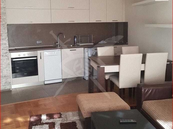Дава се под наем Двустаен апартамент в Пловдив, Център - 60 кв.м за 498.27 € - Снимка #1