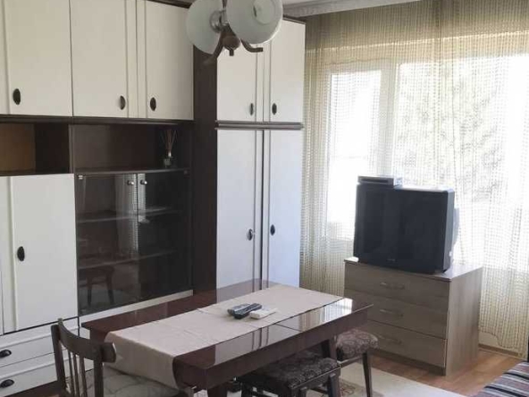 Дава се под наем Двустаен апартамент в Бургас, Изгрев - 45 кв.м за 175 € - Снимка #1