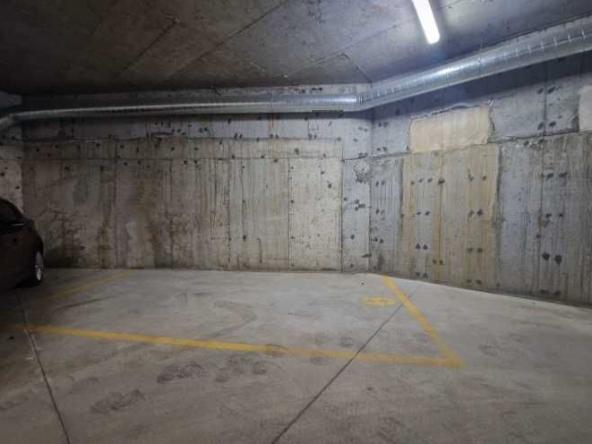 Гараж / Паркомясто в София, Свобода - 12 кв.м за 2000 €/кв.м - Снимка #1