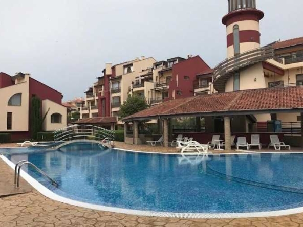 Дава се под наем Тристаен апартамент в Свети Влас - 80 кв.м за 398.82 € - Снимка #1