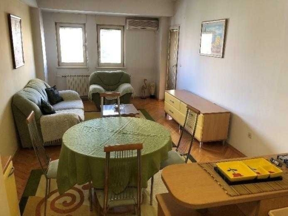Дава се под наем Двустаен апартамент в Бургас, Лазур - 55 кв.м за 153 € - Снимка #1
