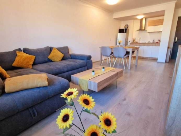 Дава се под наем Двустаен апартамент в Пловдив, Въстанически - 67 кв.м за 178.5 € - Снимка #1