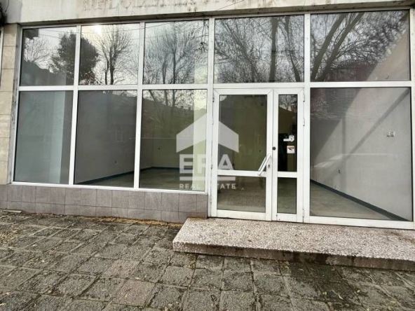 Магазин в Русе, Широк център - 64 кв.м за 781 €/кв.м - Снимка #1