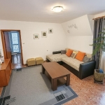 Дава се под наем Двустаен апартамент в Варна, Център - 75 кв.м за 490 € - Снимка #1