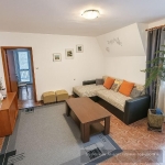 Дава се под наем Двустаен апартамент в Варна, Център - 75 кв.м за 478.38 € - Снимка #1