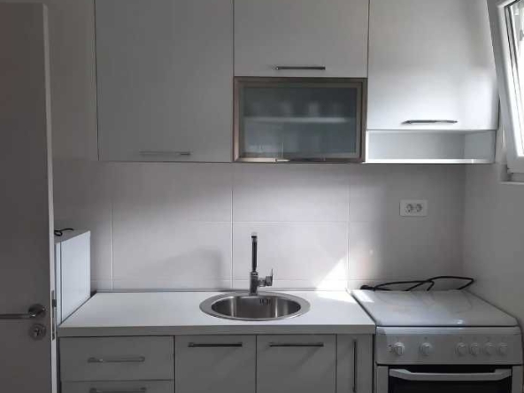 Дава се под наем Двустаен апартамент в Пловдив, Тракия - 49 кв.м за 183.6 € - Снимка #1