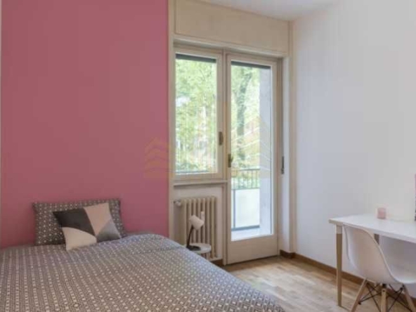 Дава се под наем Тристаен апартамент в Пловдив, Младежки Хълм - 85 кв.м за 328.95 € - Снимка #1