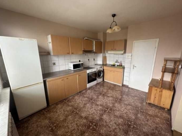 Дава се под наем Тристаен апартамент в София, Център - 110 кв.м за 700 € - Снимка #1