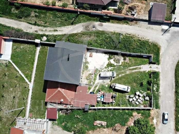 Къща в с. Костиево, Област Пловдив - 450 кв.м за 271 €/кв.м - Снимка #1