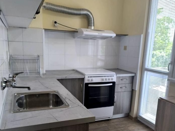 Дава се под наем Едностаен апартамент в Пловдив, Изгрев - 40 кв.м за 225 € - Снимка #1
