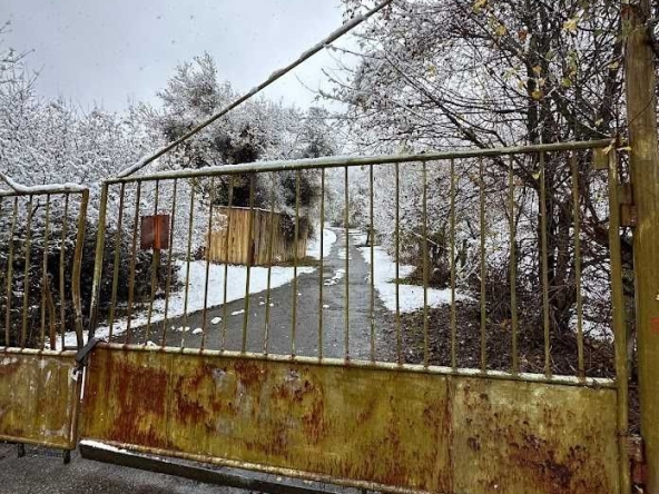 Промишлена сграда в с. Брезе, Област София-област - 12000 кв.м за 49 €/кв.м - Снимка #1