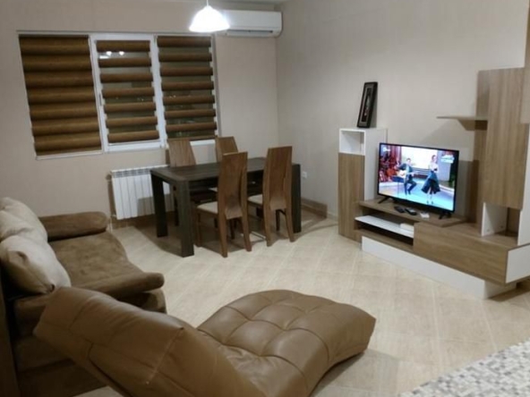 Дава се под наем Двустаен апартамент в Пловдив, Каменица 2 - 67 кв.м за 375 € - Снимка #1