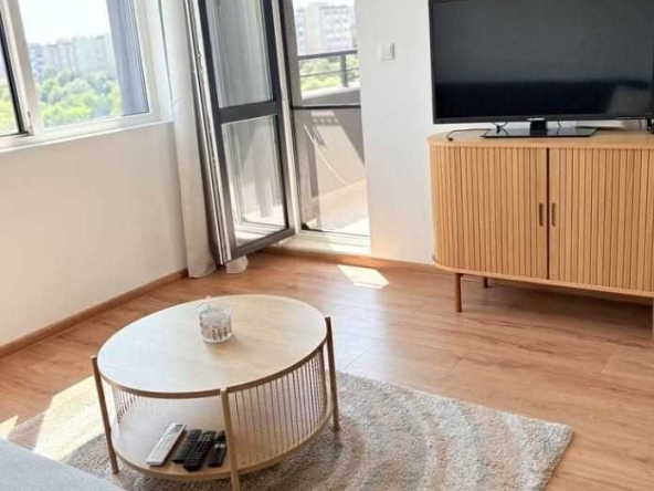 Дава се под наем Двустаен апартамент в Бургас, Меден рудник - зона А - 78 кв.м за 433.5 € - Снимка #1