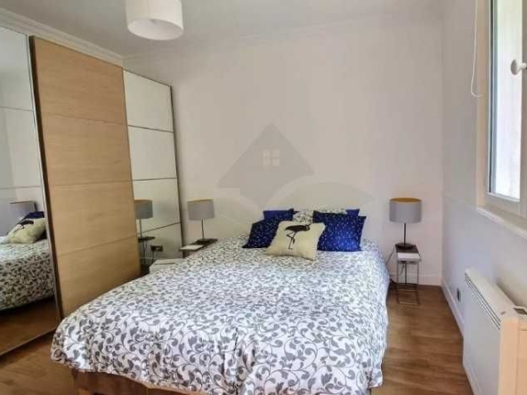 Дава се под наем Тристаен апартамент в Пловдив, Център - 75 кв.м за 255 € - Снимка #1