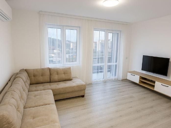 Дава се под наем Двустаен апартамент в Варна, Възраждане 4 - 56 кв.м за 475 € - Снимка #1