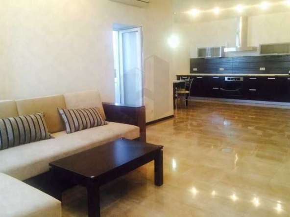 Дава се под наем Тристаен апартамент в Пловдив, Кършияка - 88 кв.м за 464.1 € - Снимка #1